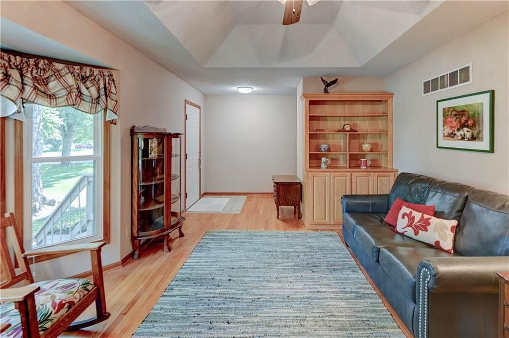 15121 Briarwood Drive — photo 7