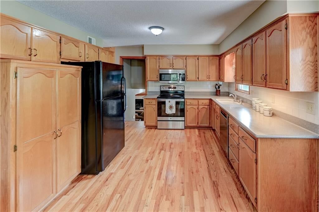 15121 Briarwood Drive — photo 11