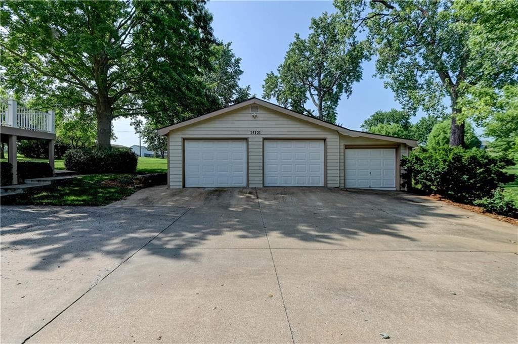 15121 Briarwood Drive — photo 30