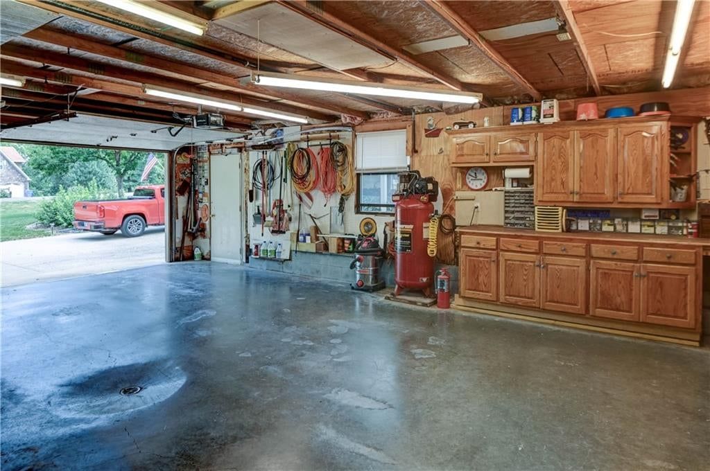15121 Briarwood Drive — photo 33
