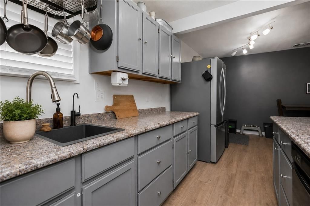 2720 S 52nd Street — photo 3