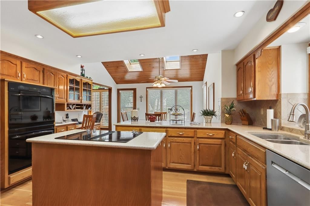 12404 Horton Street — photo 8
