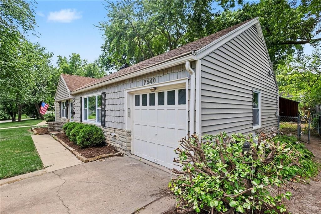7540 Rainbow Drive — photo 3