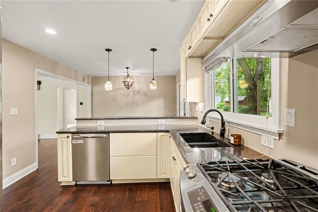 7540 Rainbow Drive — photo 15