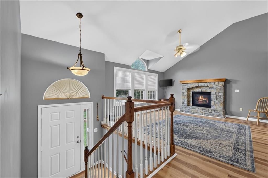 524 NE Topaz Drive — photo 7