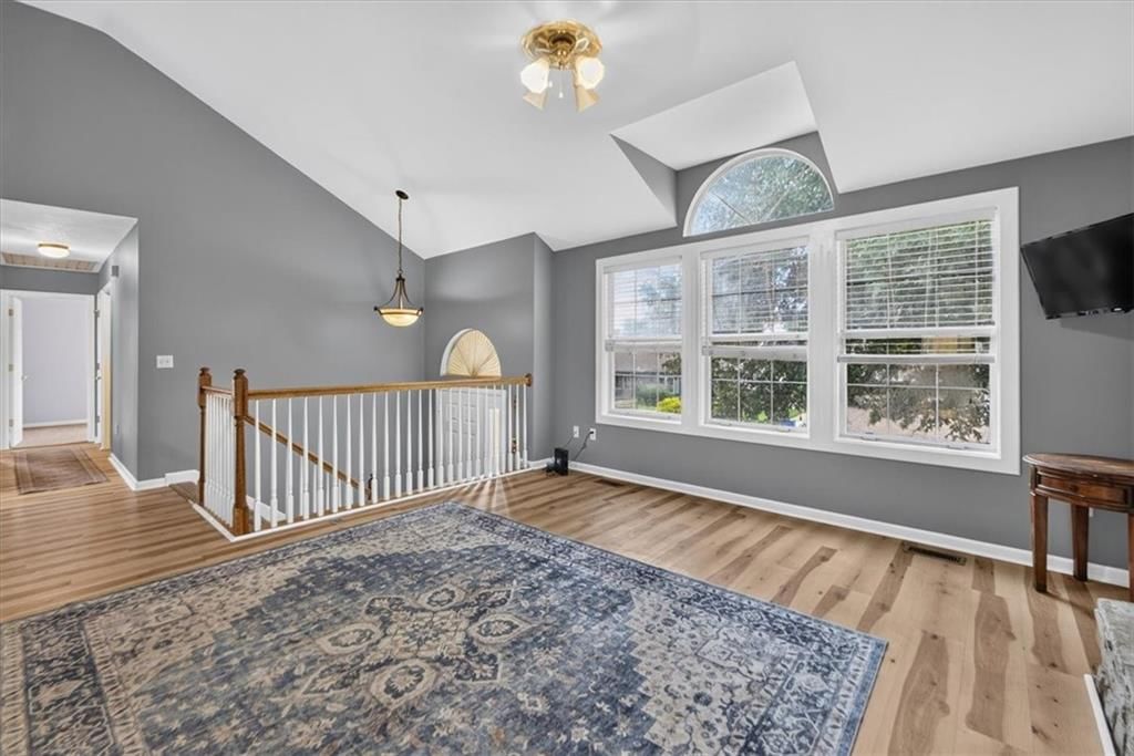524 NE Topaz Drive — photo 12