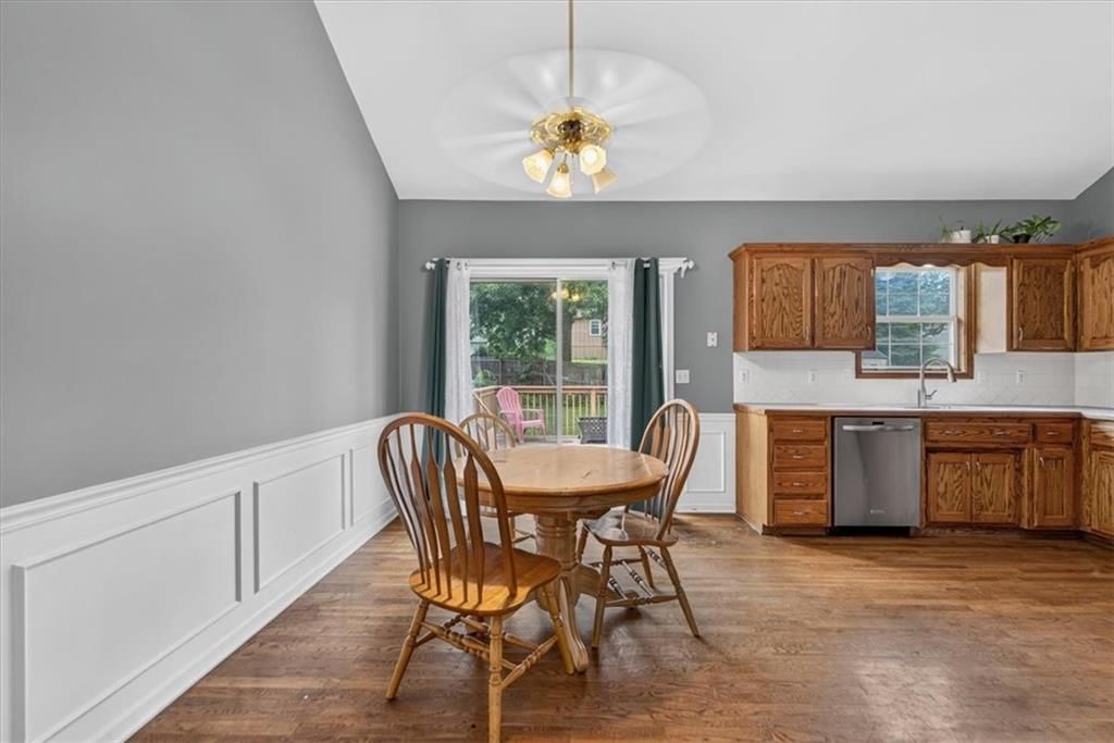 524 NE Topaz Drive — photo 13