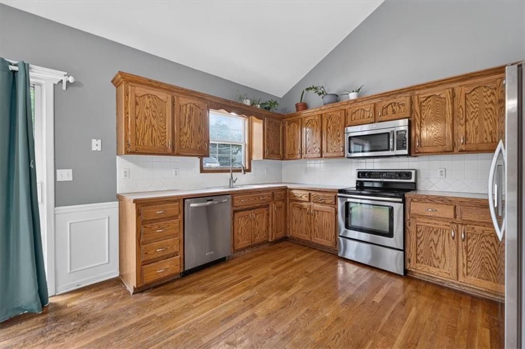 524 NE Topaz Drive — photo 17