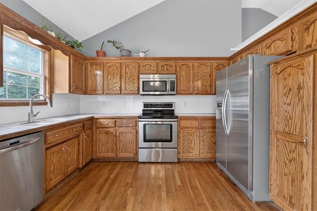 524 NE Topaz Drive — photo 18