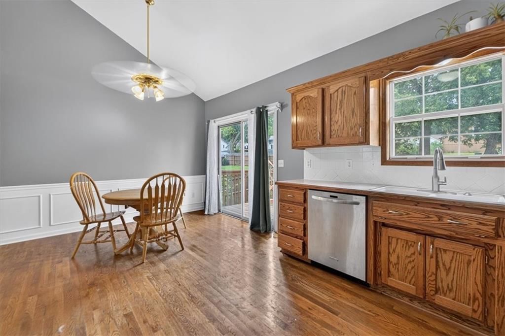 524 NE Topaz Drive — photo 21
