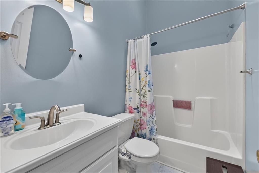 524 NE Topaz Drive — photo 24