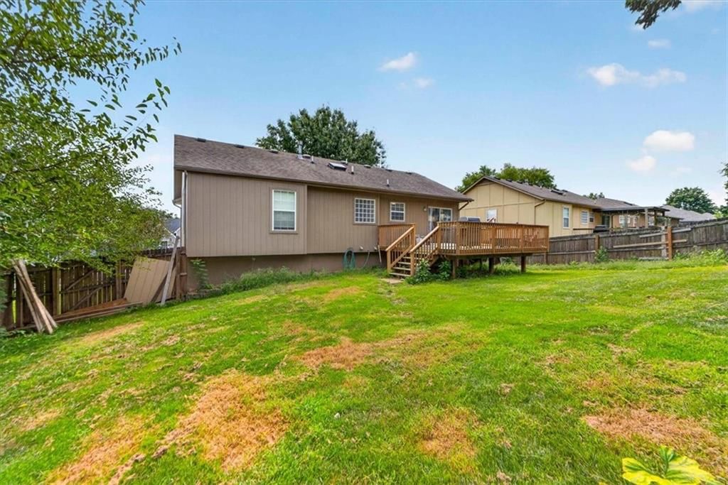 524 NE Topaz Drive — photo 35
