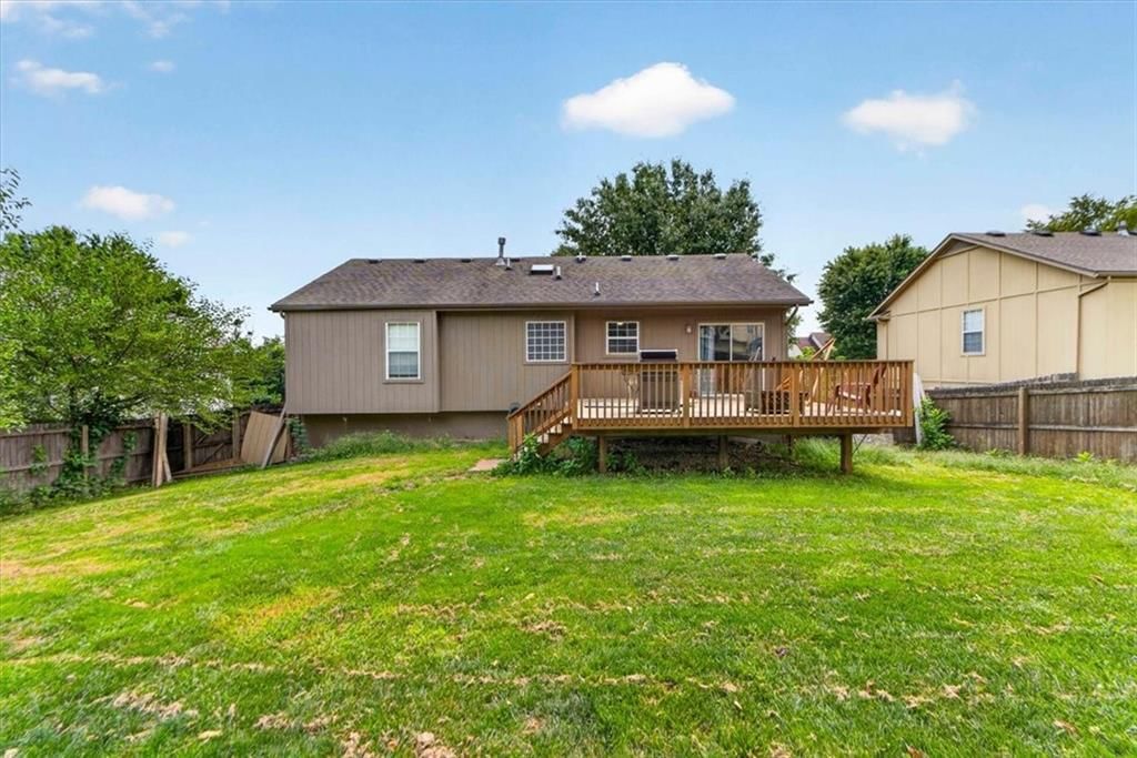 524 NE Topaz Drive — photo 36
