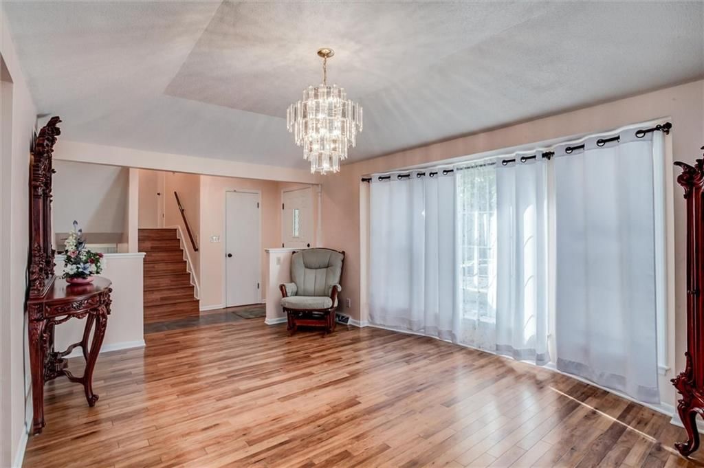 Photo 5 of 35 - 9130 W 92nd Terrace, Overland Park, KS 66212