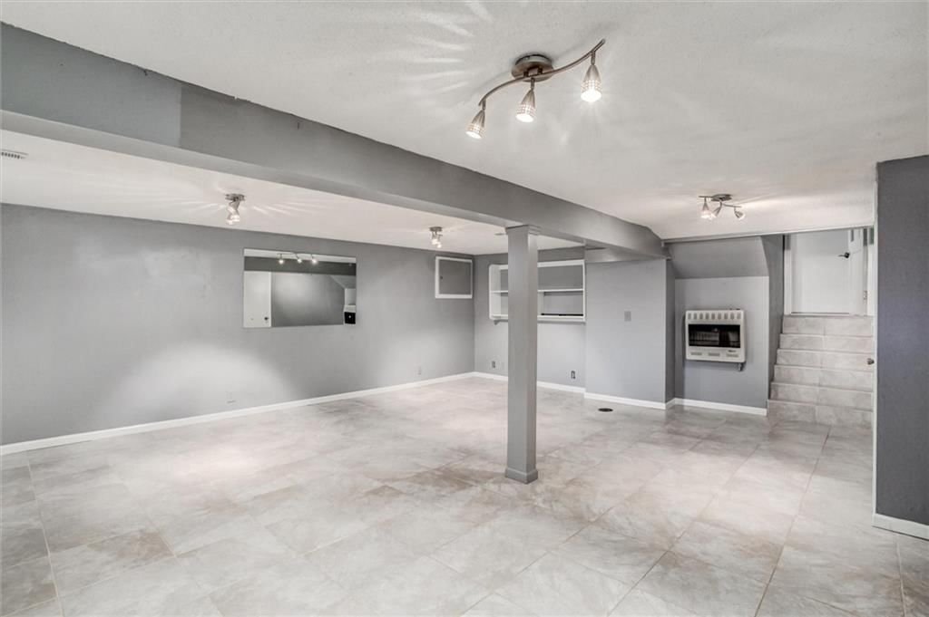 Photo 26 of 35 - 9130 W 92nd Terrace, Overland Park, KS 66212