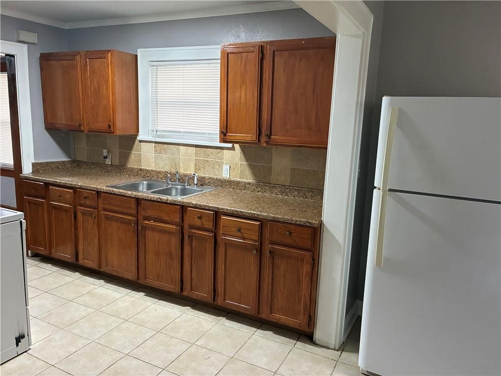 4138 College Avenue — photo 9