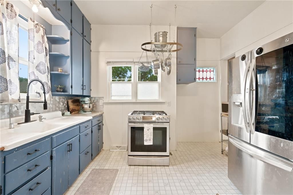 211 W 11th Street — photo 9