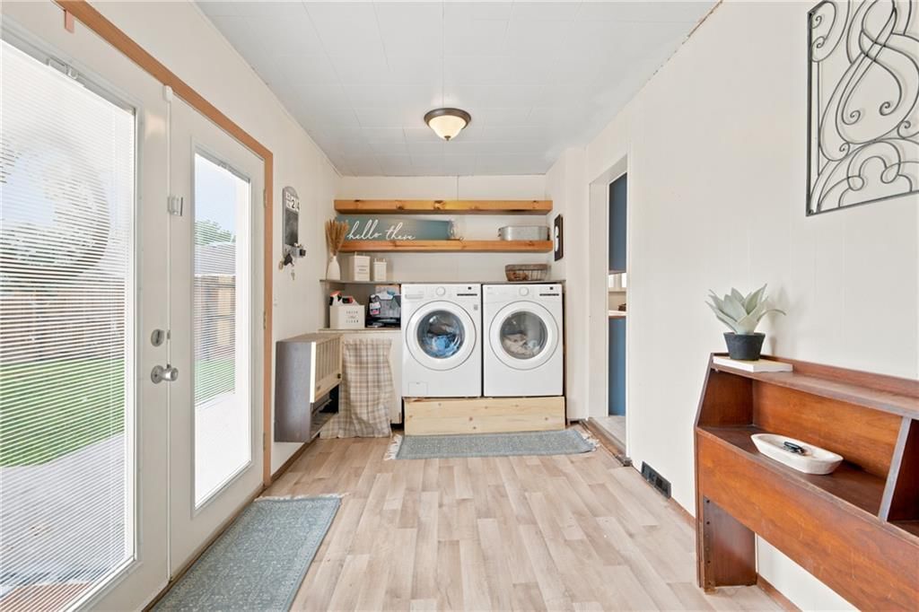 211 W 11th Street — photo 14
