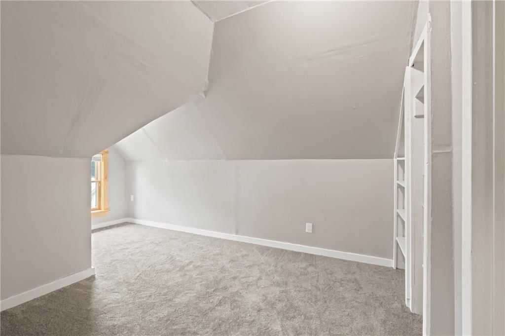 211 W 11th Street — photo 19