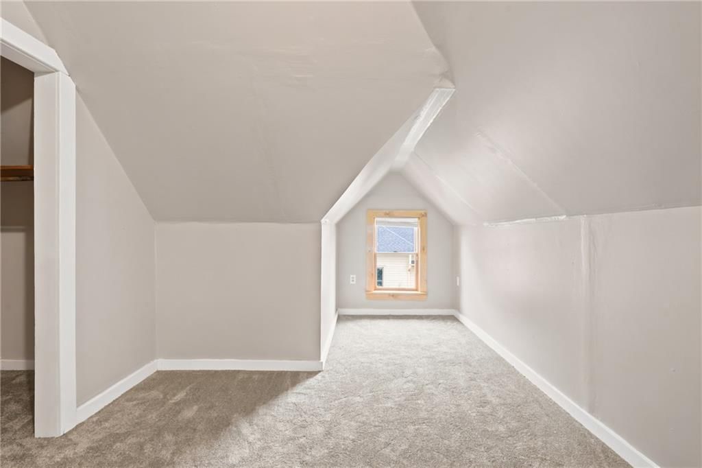 211 W 11th Street — photo 20