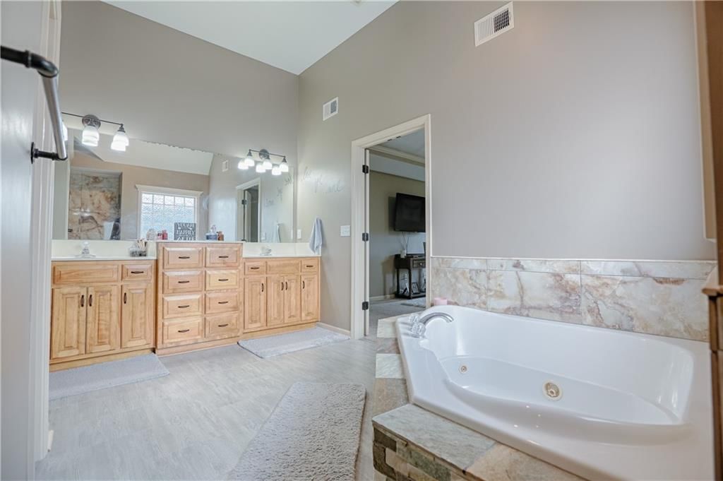 2297 W Cothrell Street — photo 20