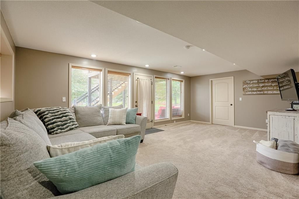 2297 W Cothrell Street — photo 34