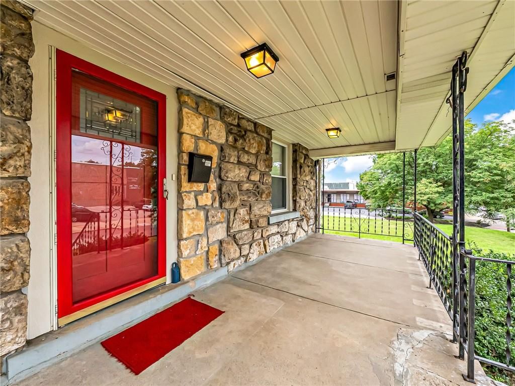 2606 CAMPBELL Street — photo 4