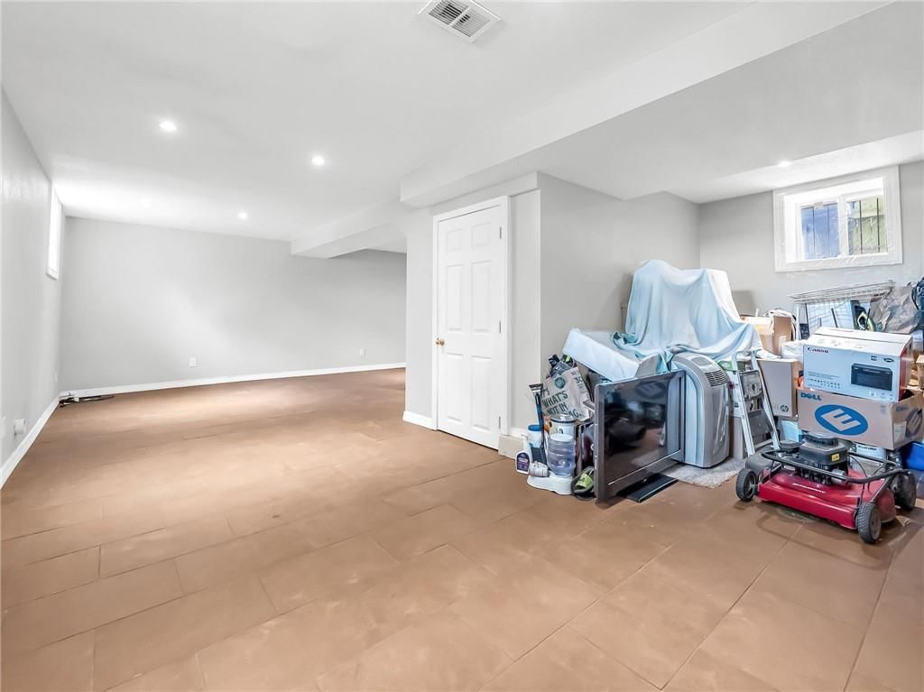 2606 CAMPBELL Street — photo 20