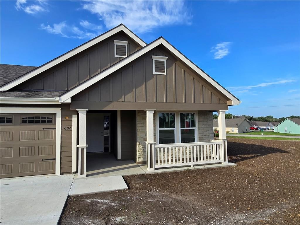 1602 Bluestem Drive — photo 2