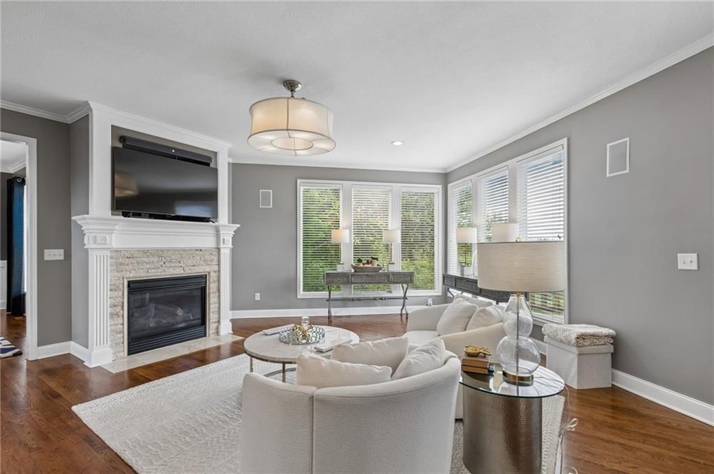 5619 Theden Street — photo 7