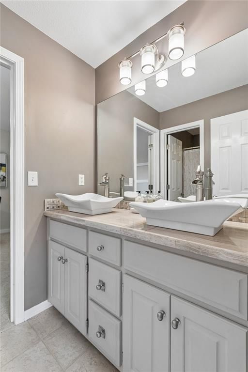 5619 Theden Street — photo 37