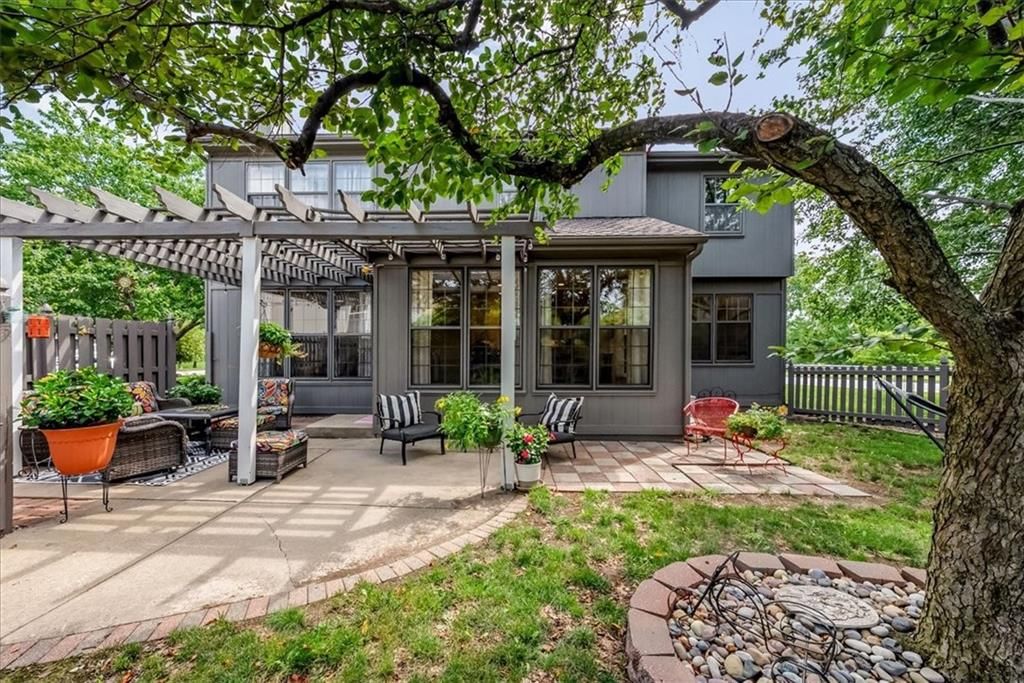 7901 W 152 Terrace — photo 33