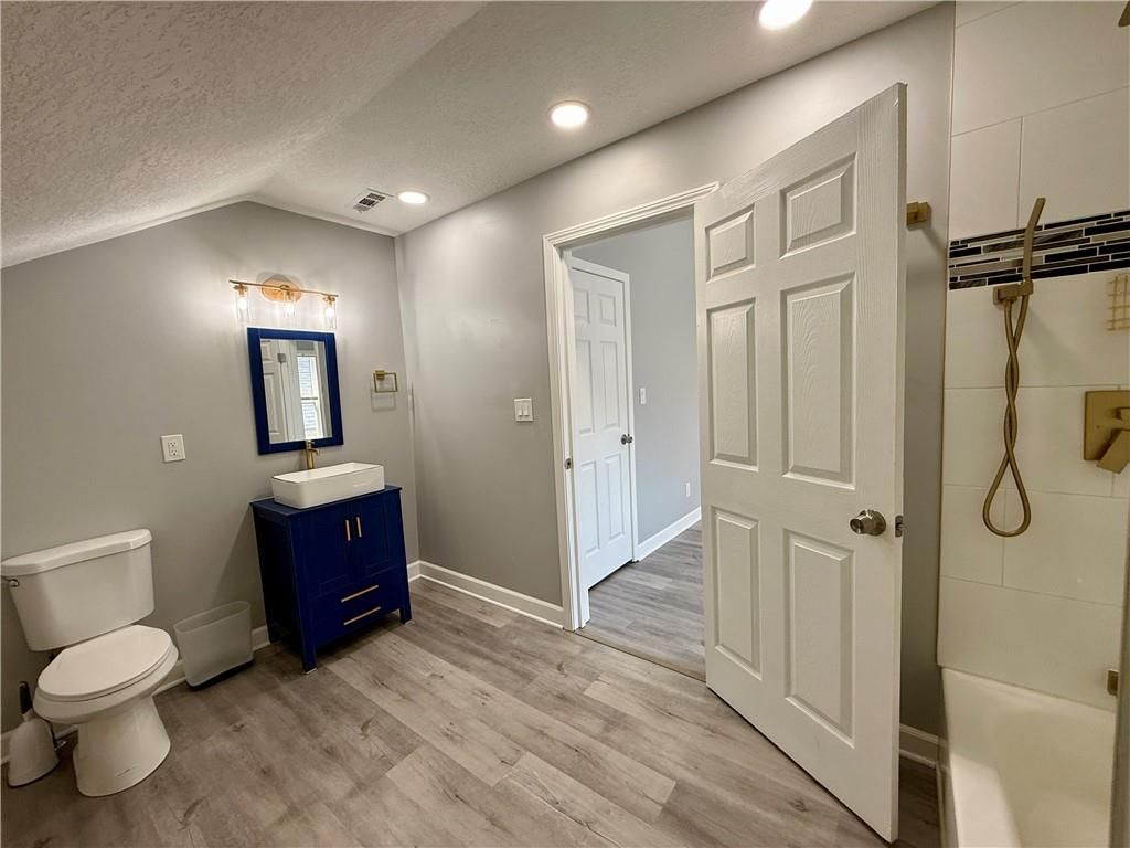 2809 E 39th Street — photo 24