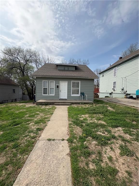 452 Donnelly Avenue — photo 2