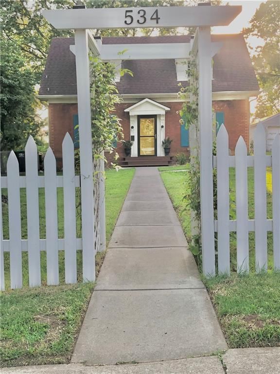 534 S Huttig Avenue — photo 1