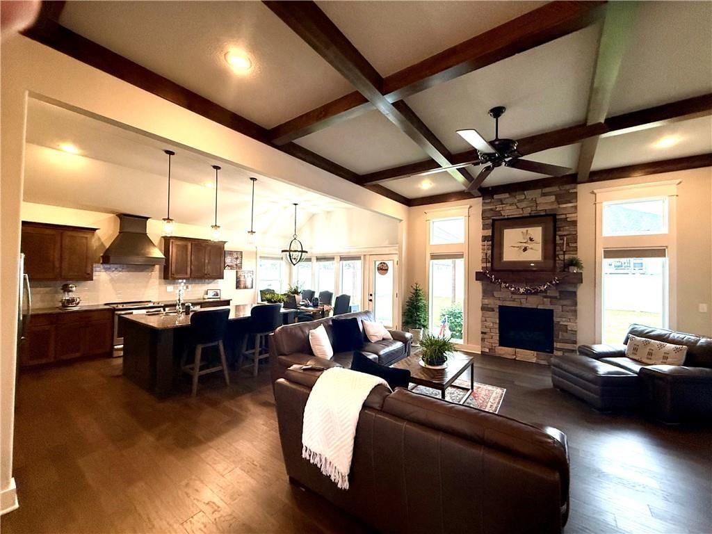 1810 NW Madi Court — photo 2