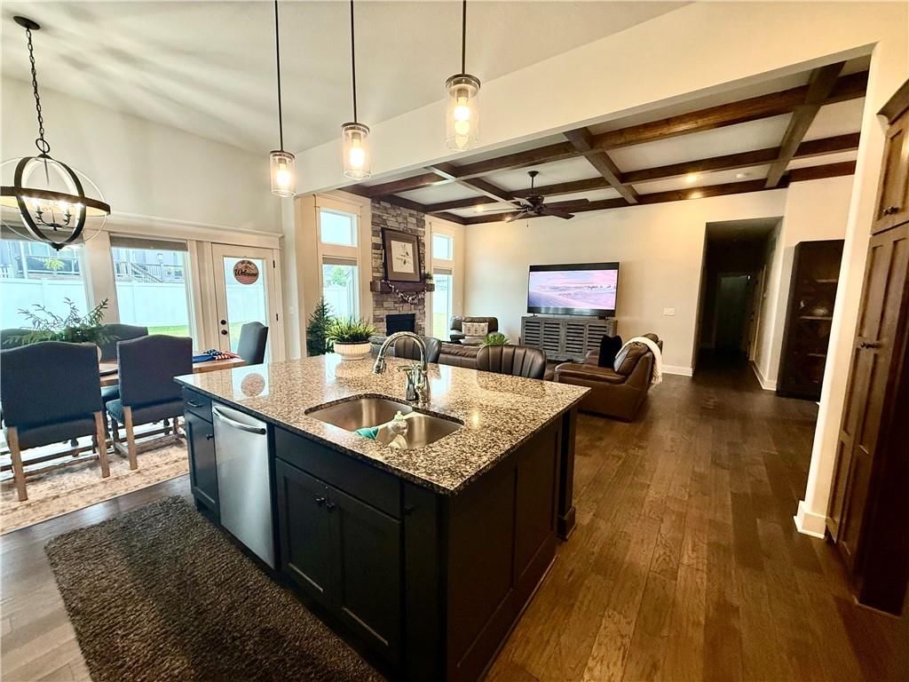 1810 NW Madi Court — photo 3