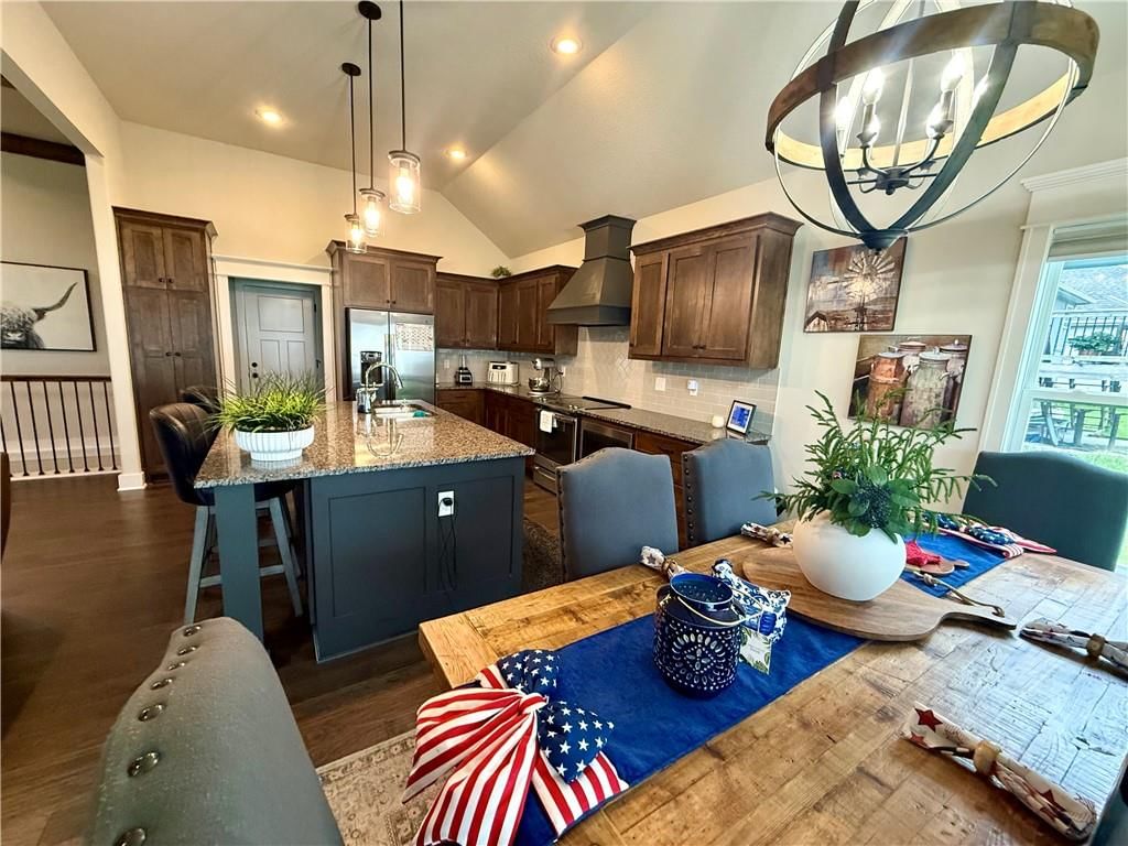 1810 NW Madi Court — photo 4