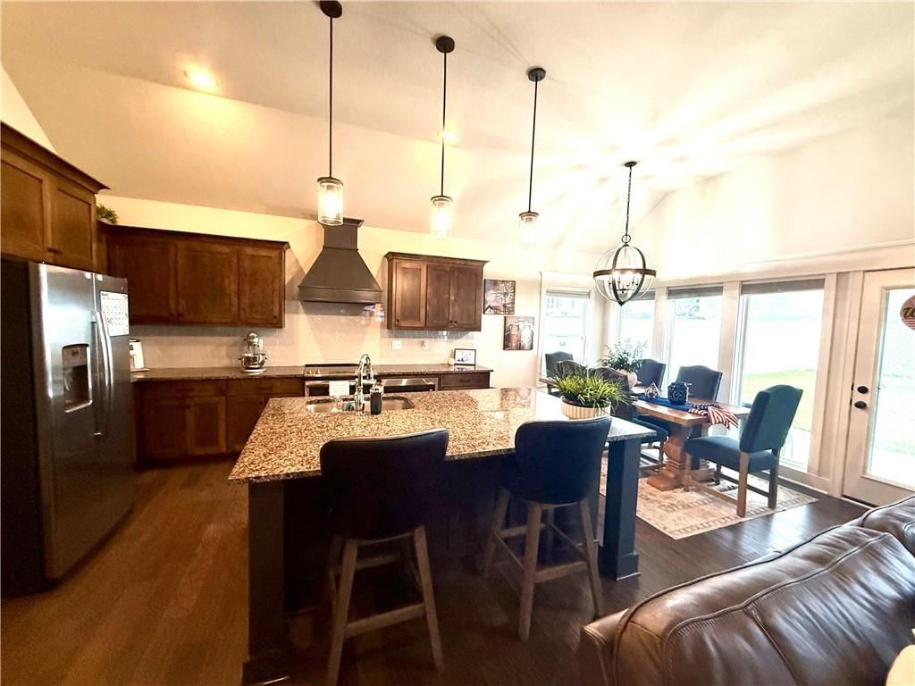 1810 NW Madi Court — photo 5