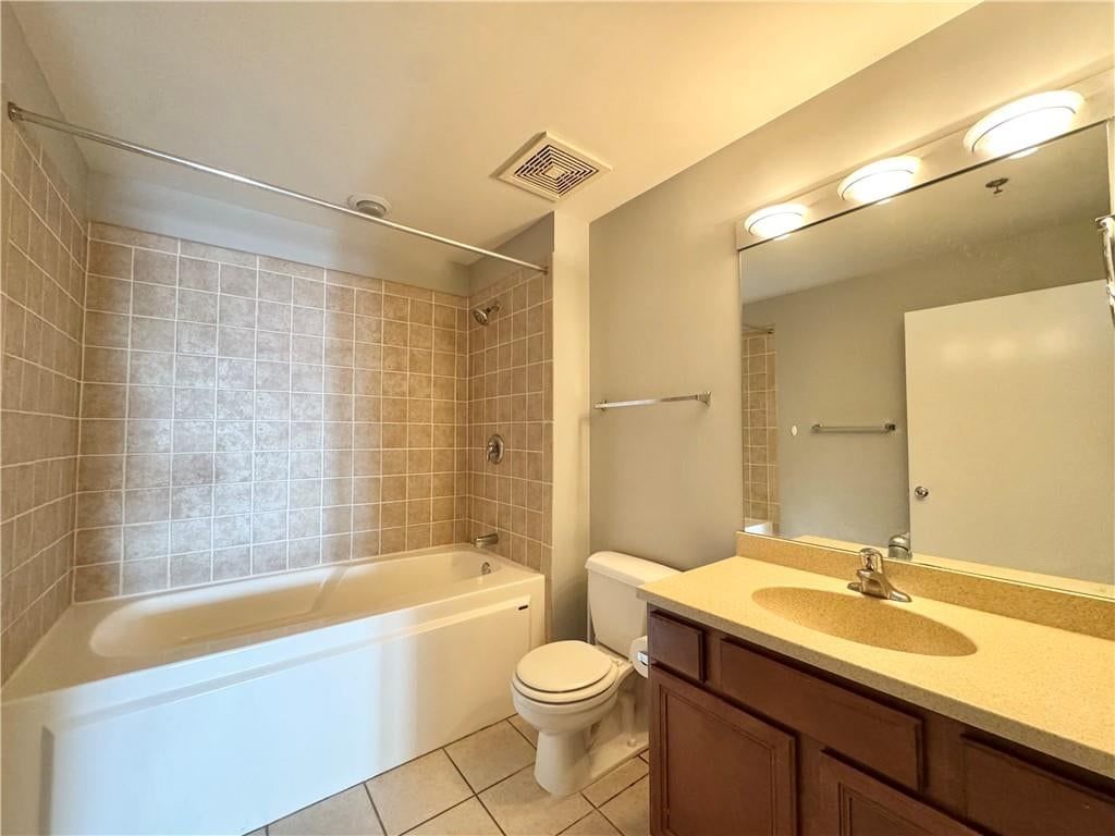 Photo 8 of 14 - 2015 Grand #425 Boulevard #425, Kansas City, MO 64108