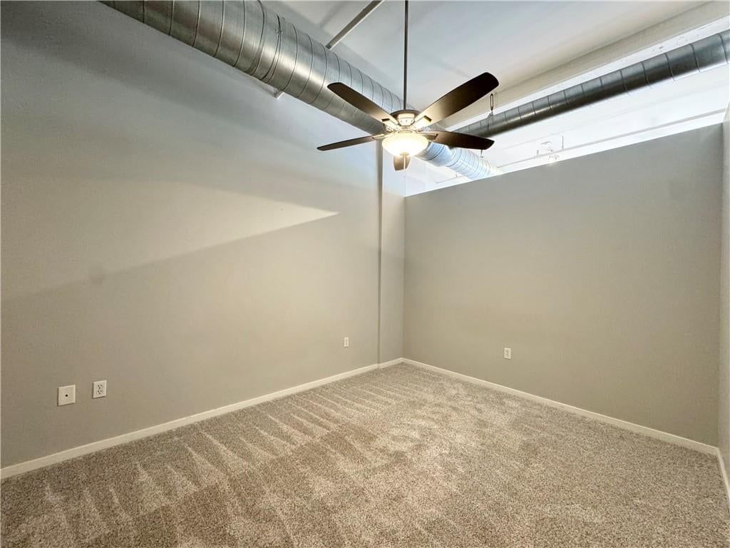 Carpet at 2015 Grand #425 Boulevard #425, Kansas City, MO 64108