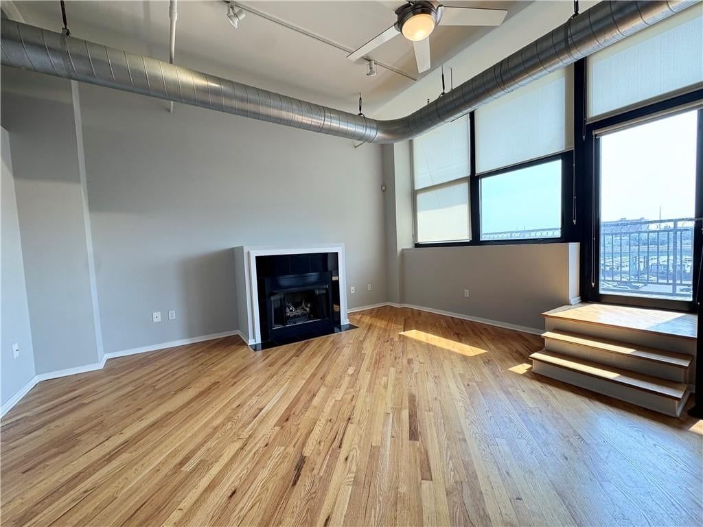 2015 Grand #425 Boulevard, Kansas City, MO