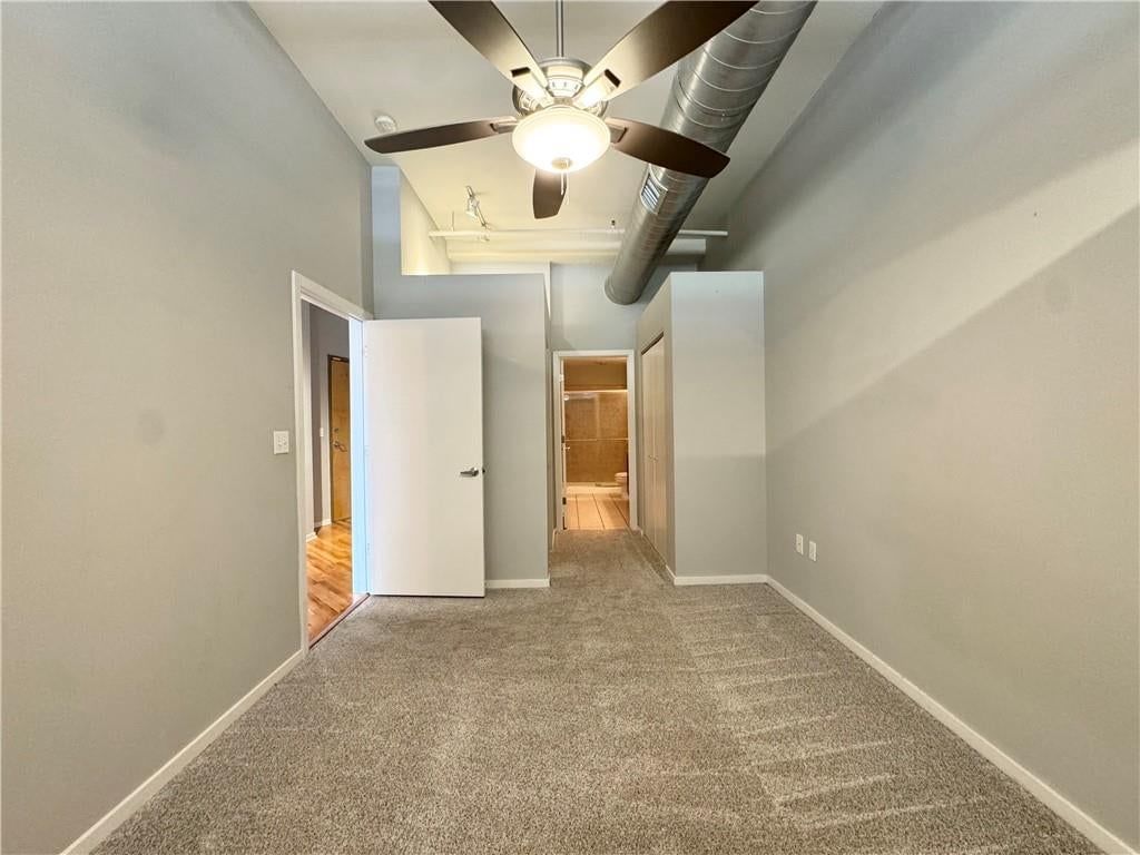 Tile floors at 2015 Grand #425 Boulevard #425, Kansas City, MO 64108