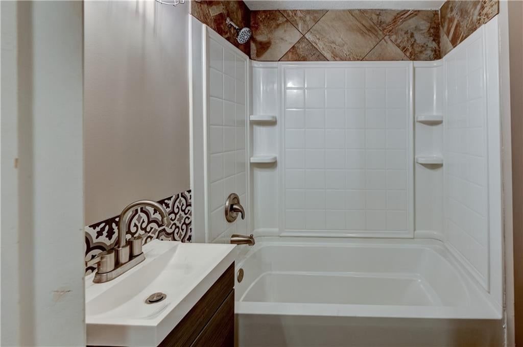 445 S Chestnut Street — photo 8