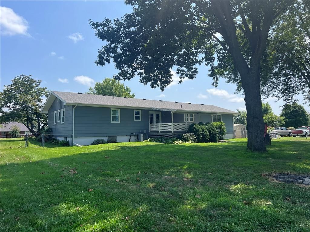 1482 S Business Highway 13 — photo 3