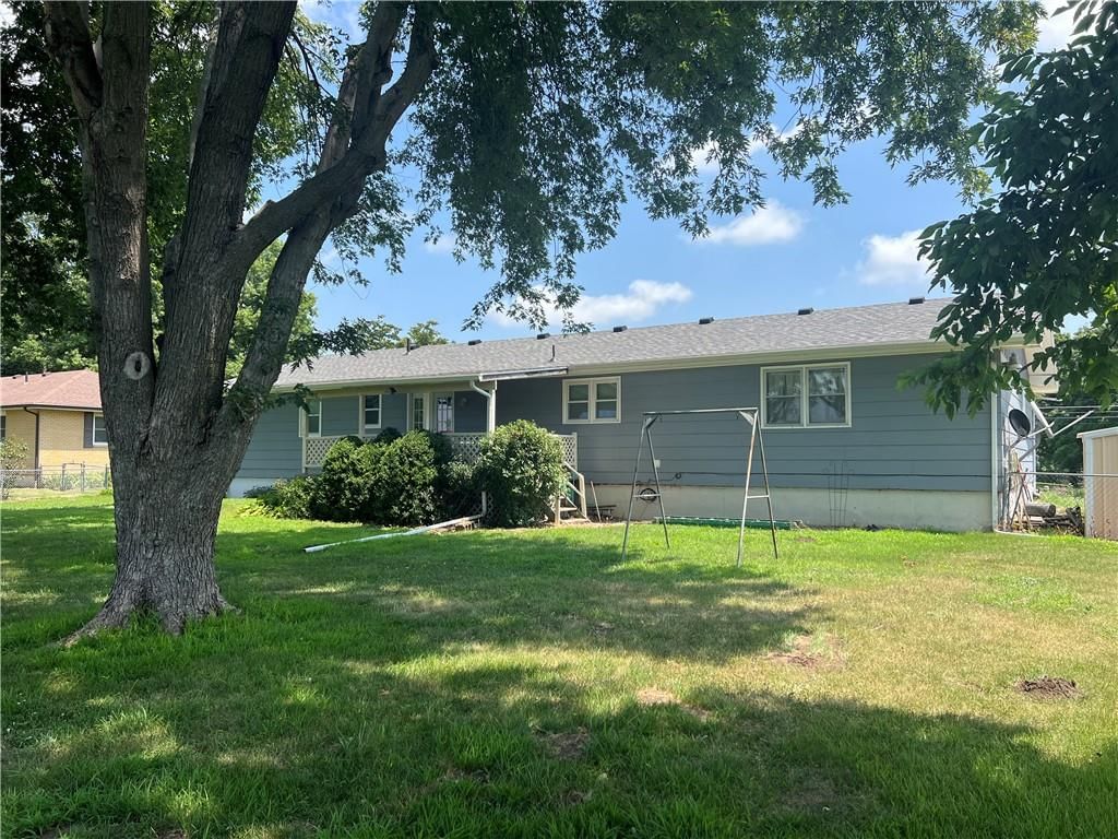 1482 S Business Highway 13 — photo 4