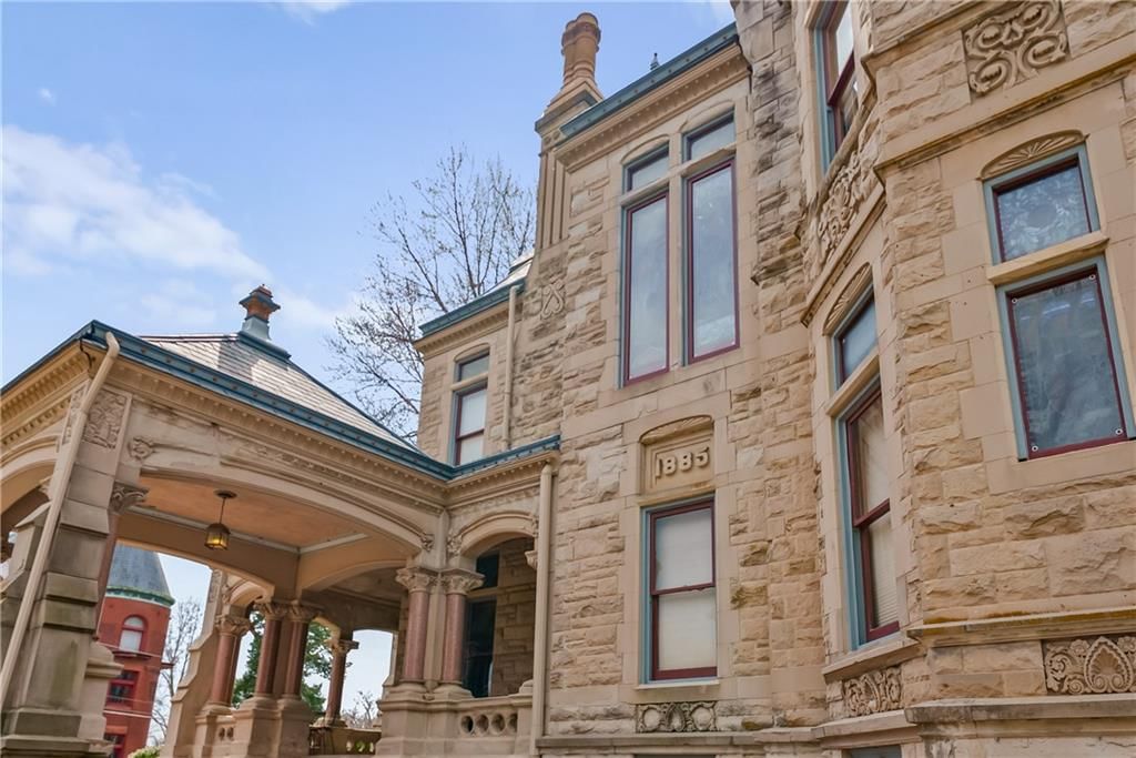 809-819 Hall Street — photo 85