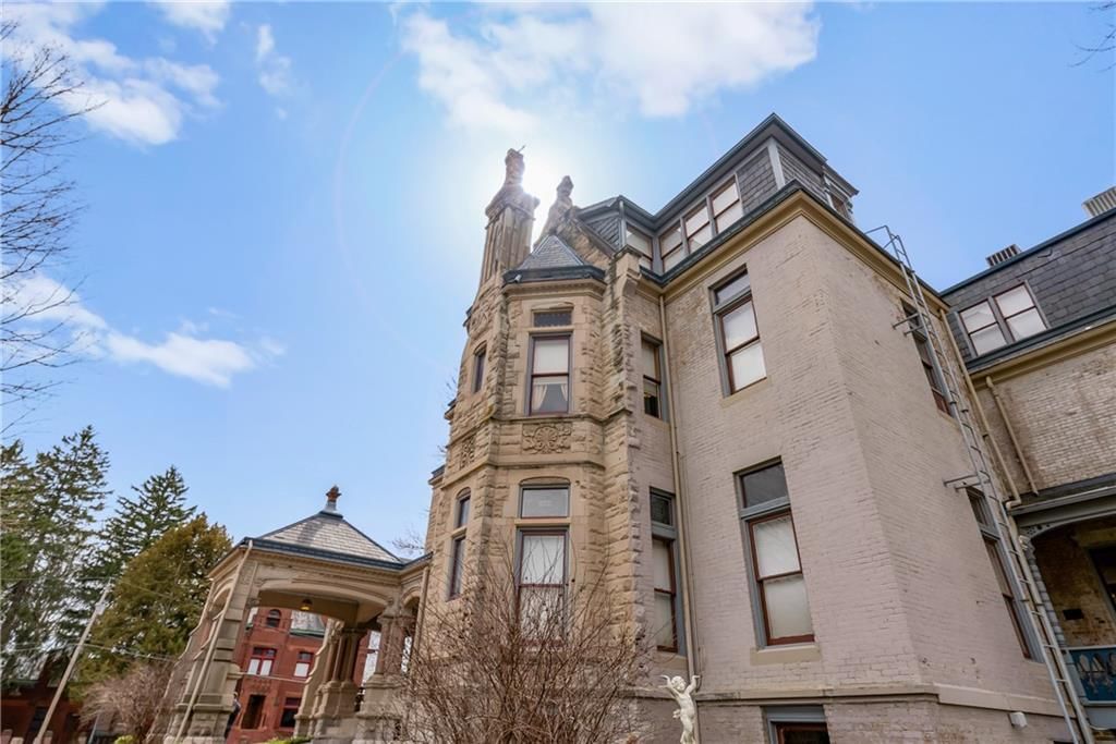 809-819 Hall Street — photo 86