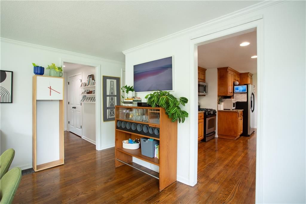 7524 Foster Street — photo 9