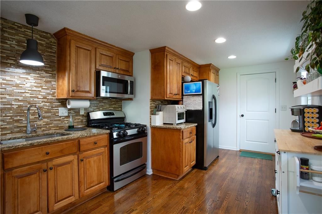 7524 Foster Street — photo 10